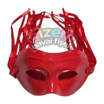 Kırmızı Plastik Maske